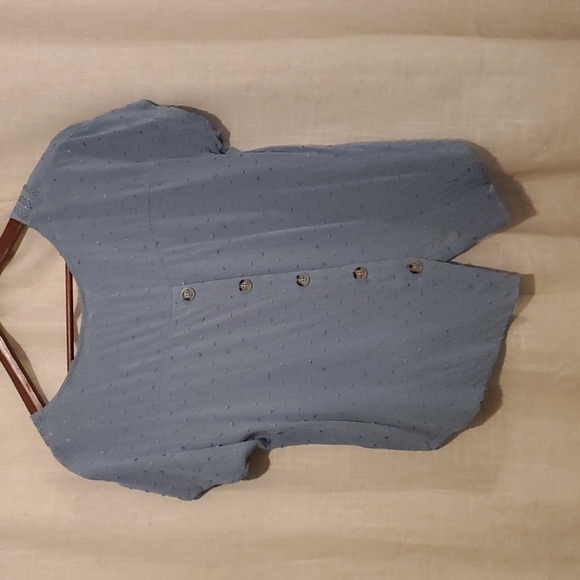 Dusty blue button back dot top - Picture 2 of 4